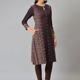 W Woven Design Keyhole Neck Kurta image 3