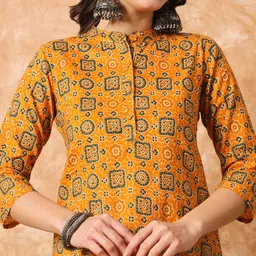 Meeranshi Ethnic Motifs Printed Band Collar Cotton Kurti image 3