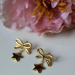 WEAVING HOMES Star Shaped Gold-Plated Drop Earrings image 3