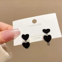 ONUYX Circular Ear Cuff Earrings image 3