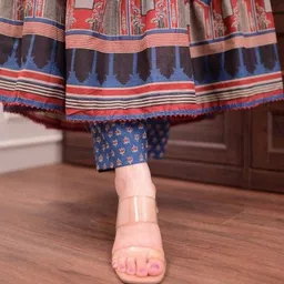 SRF JAIPUR Women Ethnic Motifs Printed Tiered Thread Work Pure Cotton Kurta with Trousers & With Dupatta image 3