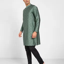 indus route by Pantaloons Men Geometric Printed Gotta Patti Kurta image 3