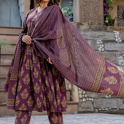 Vidusha Women Floral Printed Regular Pure Cotton Kurti with Palazzos & With Dupatta image 4