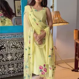 Aaghnya Women Floral Printed Regular Kurta with Trousers & With Dupatta-picture-39