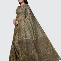 SHANVIKA Brown & Cream-Coloured Floral Pure Cotton Block Print Saree image 3