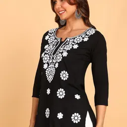 TOP N THREAD Floral Embroidered Chikankari Chikankari Kurti image 3
