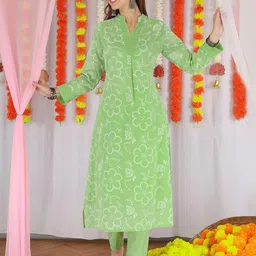 Anouk Women Green Cotton Schiffli Printed V-Neck Co-Ords Set-image-63