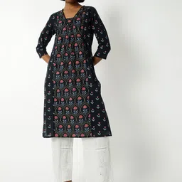 max Floral Printed V-Neck Pleated Cotton Kurta-picture-32