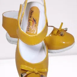 NEW LATEST Girls Shoe-Style Sandals-image-91