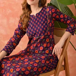 KKOUTFITS Women Floral Printed Regular Thread Work Pure Cotton Kurta with Trousers image 5