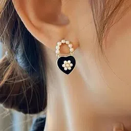 DIVASTRI Heart Shaped Drop Earrings image 5