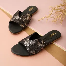 FLEUR FOOTWEAR Women Striped Open Toe Flats-image-50