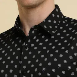 Allen Solly Men Slim Fit Spread Collar Floral Printed Cotton Formal Shirt image 4