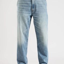 Calvin Klein Jeans Men Tapered Fit Mid-Rise Light Fade Jeans-picture-3