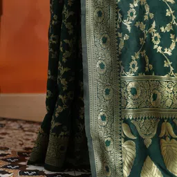 Desi Fusion Woven Design Zari Banarasi Saree image 5