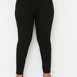 Trendyol Women Plus Size Mid-Rise Dark Shade Clean Look Stretchable Jeans-picture-19