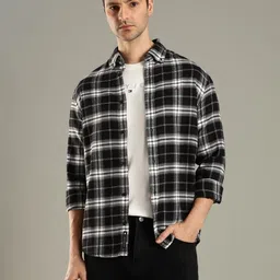 Tommy Hilfiger Men Checked Casual Shirt image 2
