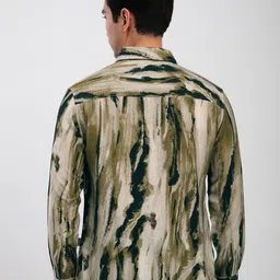 Beyoung Men Abstract Printed Spread Collar Cotton Casual Shirt image 2