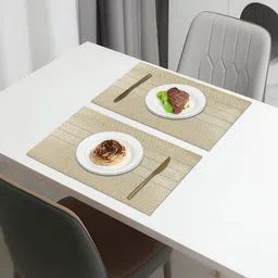 LUXEHOME INTERNATIONAL Gold Toned 2 Pieces Textured Anti-Skid Table Placemats-picture-20