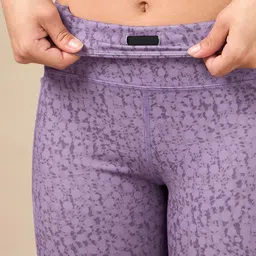 CULT Women's Textured Print Performance Purple COMFlex Tights image 3