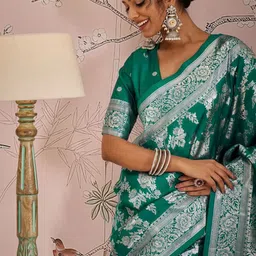 Dori Woven Design Zari Silk Blend Banarasi Saree image 4