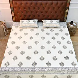 Art Avenue Green & White Floral 120 TC King Bedsheet with 2 Pillow Covers-picture-37