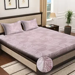 KLOTTHE Pink Geometric Printed 300TC Super King Fitted Bedsheet With 2 Pillow Covers-picture-7