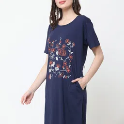 YOZZ BY Women Floral Printed T-shirt image 3