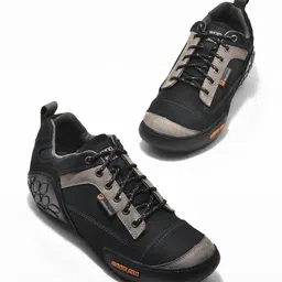 Woodland Men Colourblocked Nubuck Sneakers-image-45