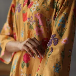 Mahathya Women Floral Printed Regular Kurta with Salwar image 3