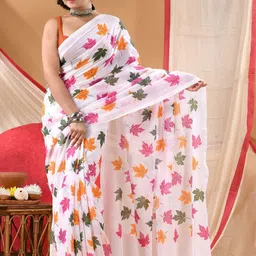 DESH BIDESH Floral Printed Saree With Unstithced Blouse Piece image 3