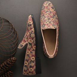 House Of Pataudi Men Embroidered Ethnic Slip On Mojaris-picture-46