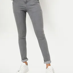 max Women Slim Fit Mid-Rise Slash Knee Jeans-picture-18