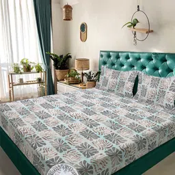 Aura Grey & Blue Geometric Printed 300 TC Fitted Super King Bedsheet Set-2.70 m X 2.70 m image 5