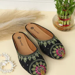 Pairs4U Women Embellished Ethnic Mojaris with Embroidered Flats-picture-13