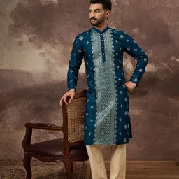Ethnic Bay Floral Embroidered Mandarin Collar Sequinned Straight Kurta image 2