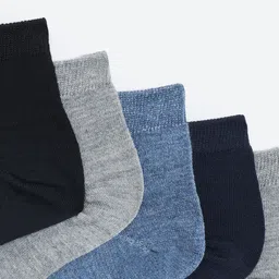 Camey Men Pack Of 5 Assorted Cotton Ankle-Length Socks image 3