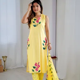 Pantos Women Floral Printed Sleeveless Kurta with Trousers & With Dupatta image 3