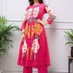 Moda Rapido Women Floral Printed Panelled Kurta with Trousers-picture-23