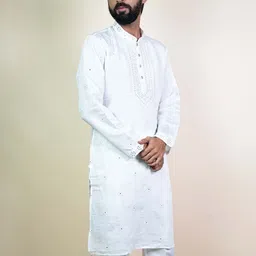 KUNDALI KAKSHAY Men Embroidered Regular Mirror Work Kurta with Trousers image 5