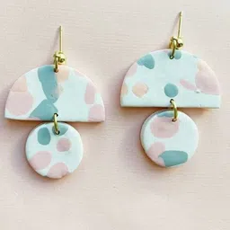 VMA PLAY FASHION Geometric Shaped Drop Earrings image 1
