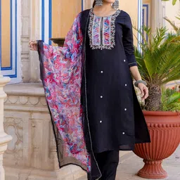 KIWA STUDIO Women Ethnic Motifs Embroidered Kurta with Trousers & Dupatta image 2