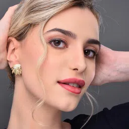 Reenisaa Feather Shaped Studs Earrings image 3