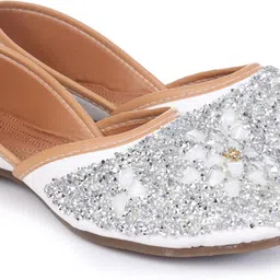 trendvine Stylish Design Perfect Fit Jutis For Women Traditional Jutis For Women-picture-21