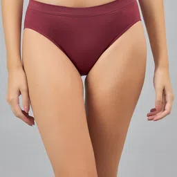 DressBerry Pack Of 3 Seamless Basic Briefs image 4