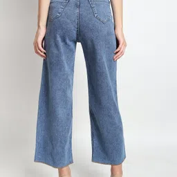 tyffyn Women Boot-Leg High Rise Light Blue Jeans image 3