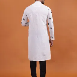 tabard Men Embroidered Pure Cotton Straight Kurta image 4