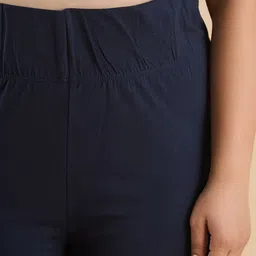 Big Hello - The Plus Life   Stretch Cotton Ankle-Length Leggings image 5