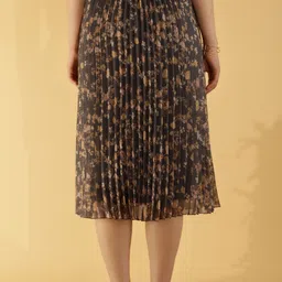 nuevosdamas Women Printed Flared Brown Skirt image 2