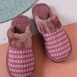 wolvesden Women Slides image 1